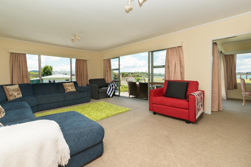 Waitangi Beach House Rum bild